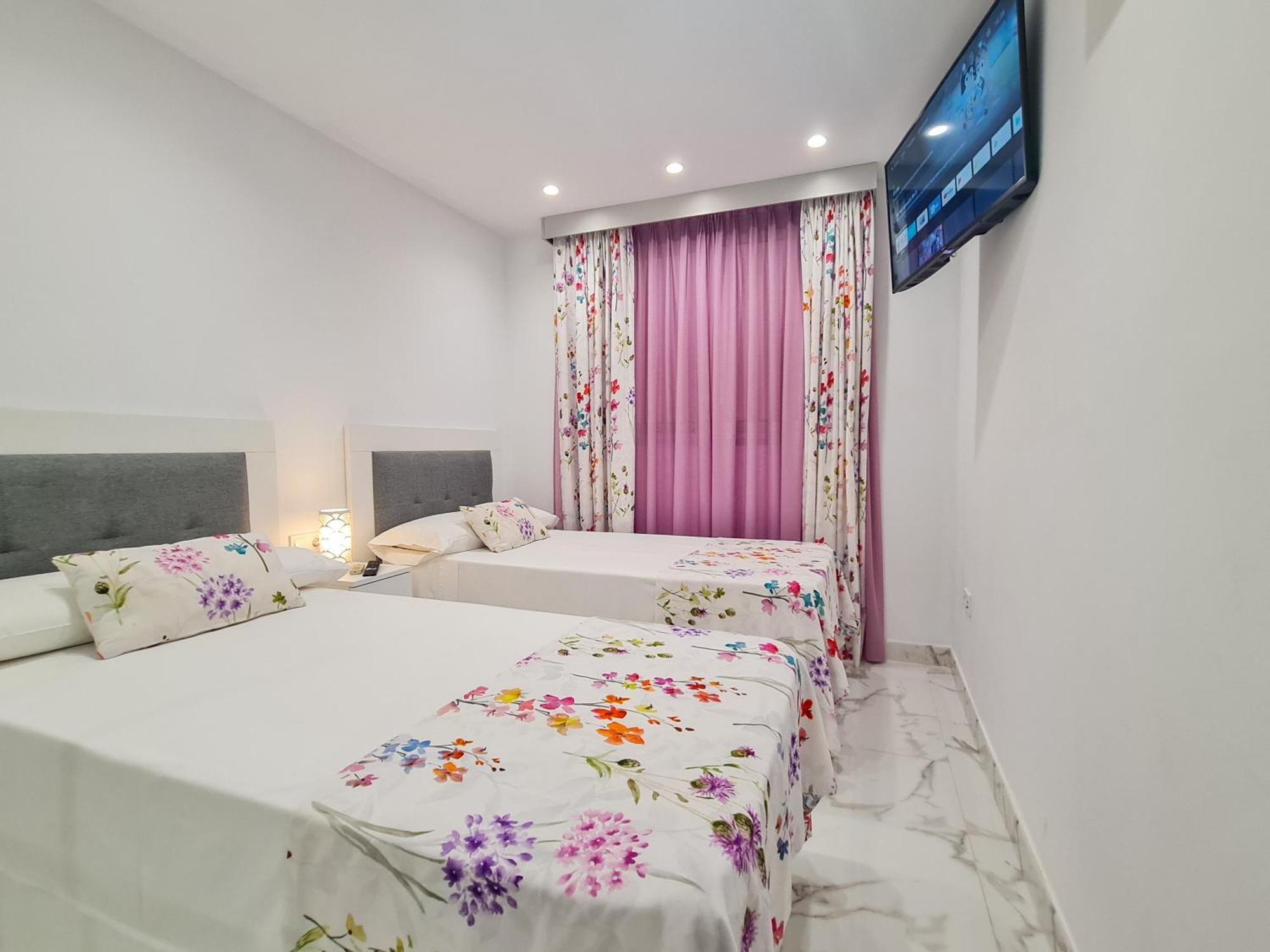 Apartamento Edificio Astoria Бенідорм Екстер'єр фото